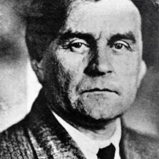 Portrait de l'artiste Kasimir Malévitch